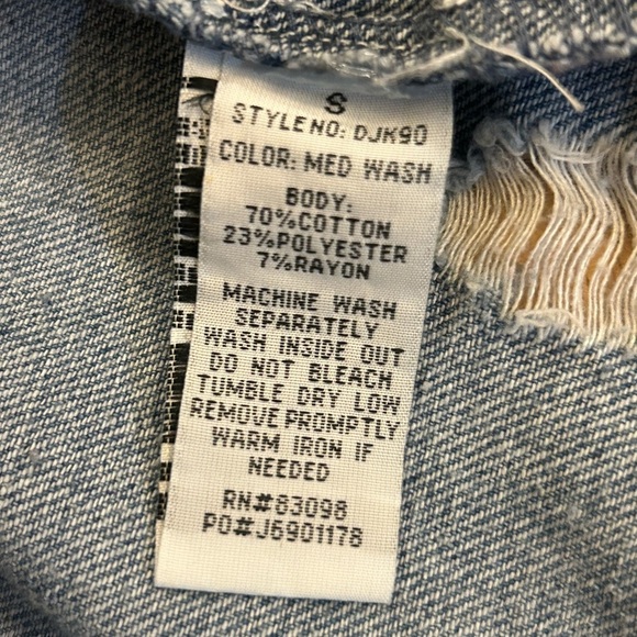 Ci Sono Distressed Jean Denim Jacket. - Picture 14 of 16